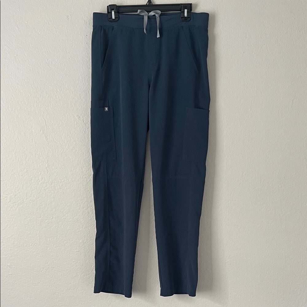 EUC Figs Yola Scrub Pants in Size M